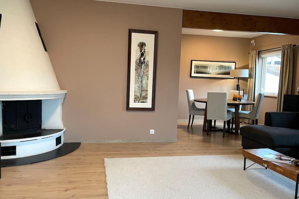 Central Family Twinhouse Ставангер Екстериор снимка
